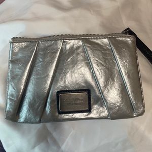 Simply Vera Wand hand purse